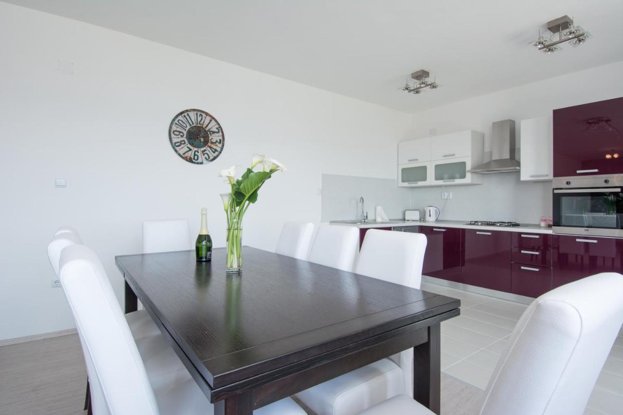 Lux Apartman S Pogledom Na More Trogir Luaran gambar