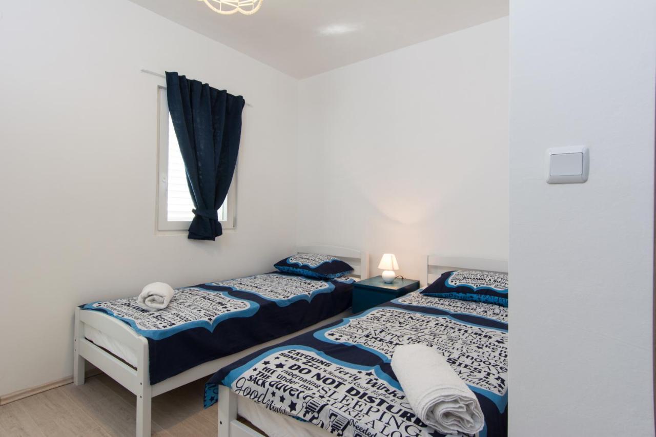Lux Apartman S Pogledom Na More Trogir Luaran gambar