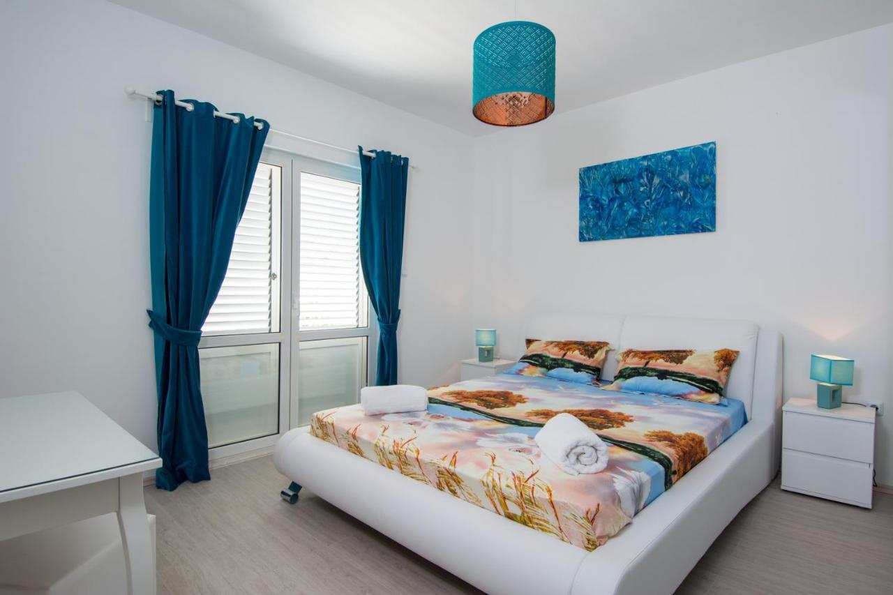 Lux Apartman S Pogledom Na More Trogir Luaran gambar