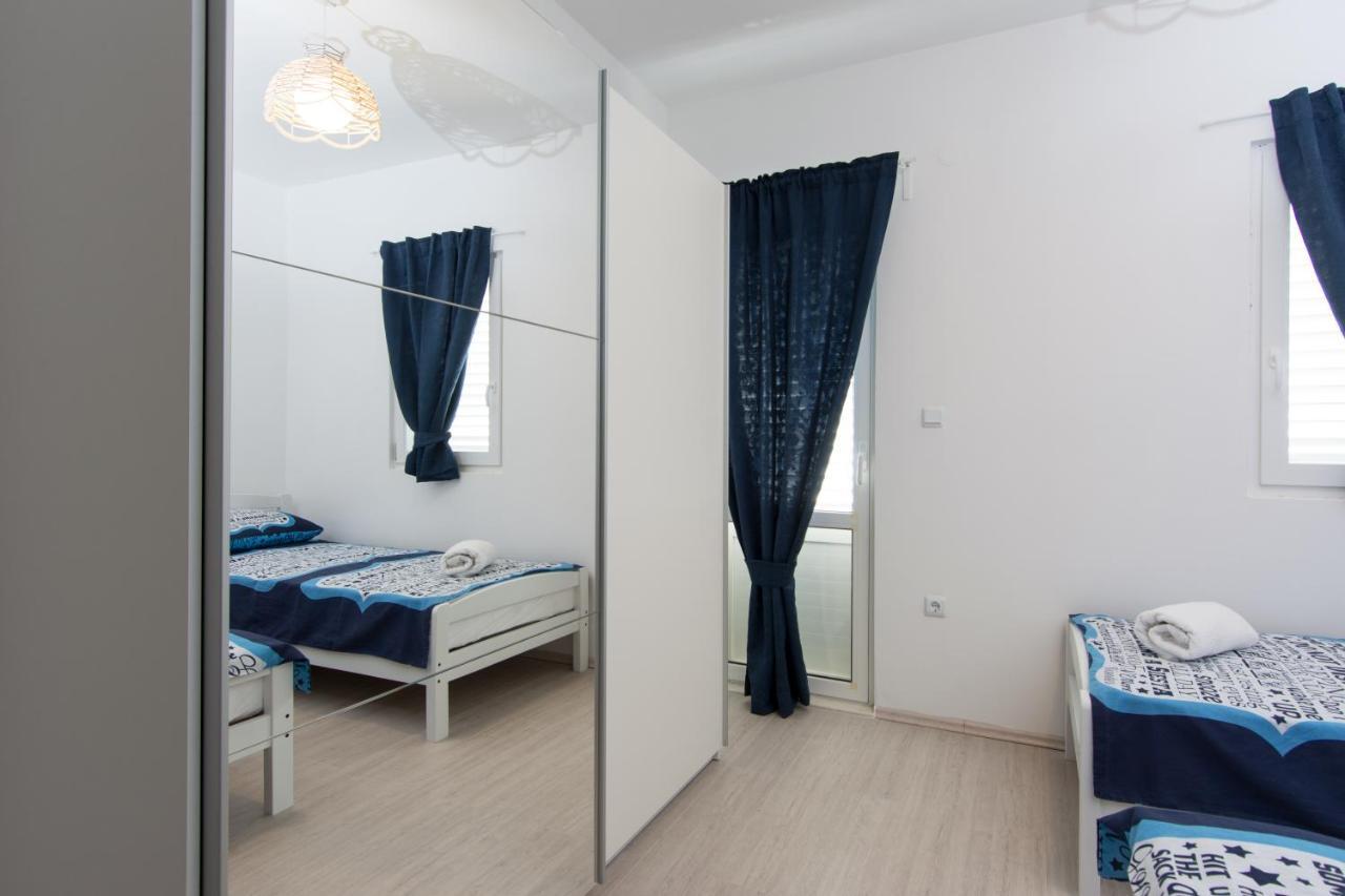 Lux Apartman S Pogledom Na More Trogir Luaran gambar