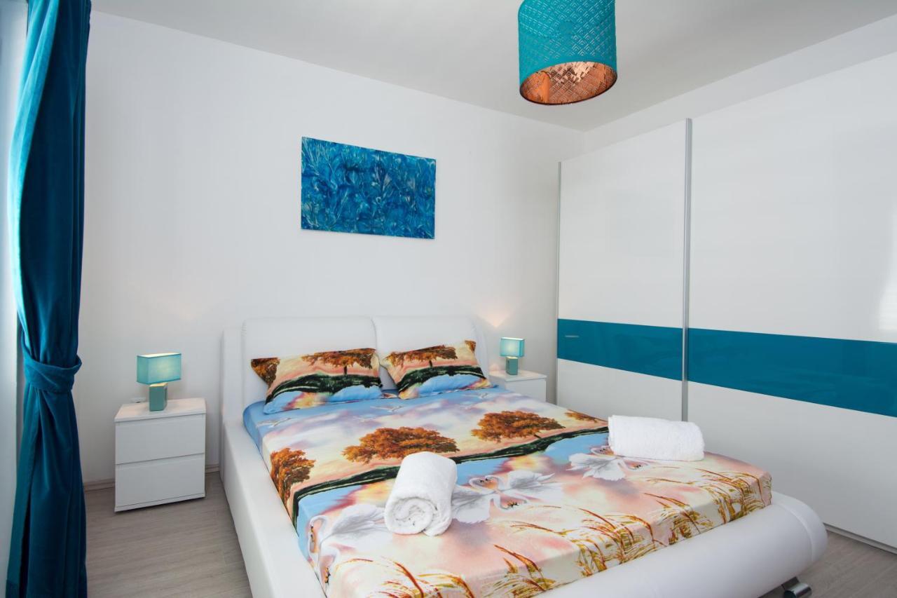 Lux Apartman S Pogledom Na More Trogir Luaran gambar